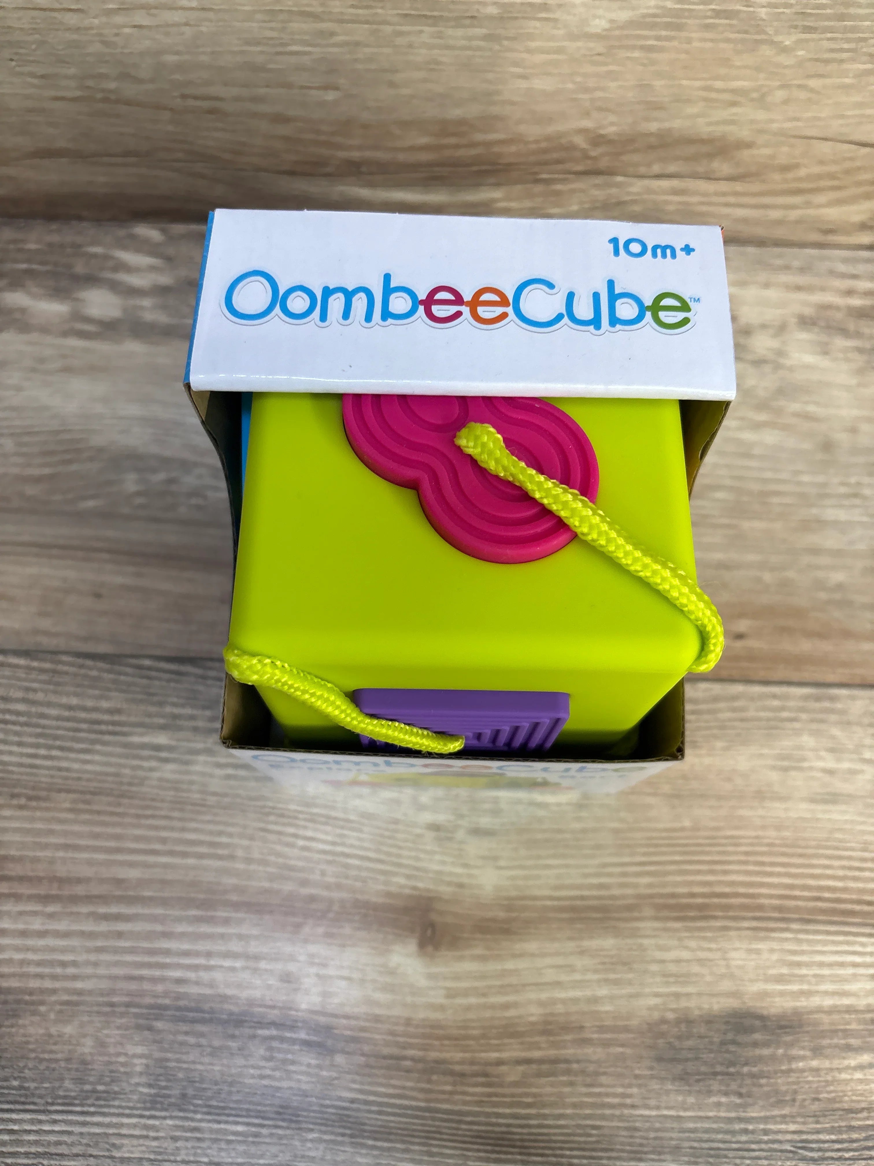 NEW Fat Brain Toys OombeeCube, Lime